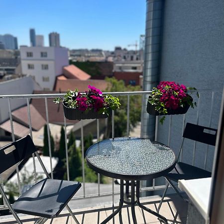 Plaza De Luxe Apartment Bratislava Exterior photo