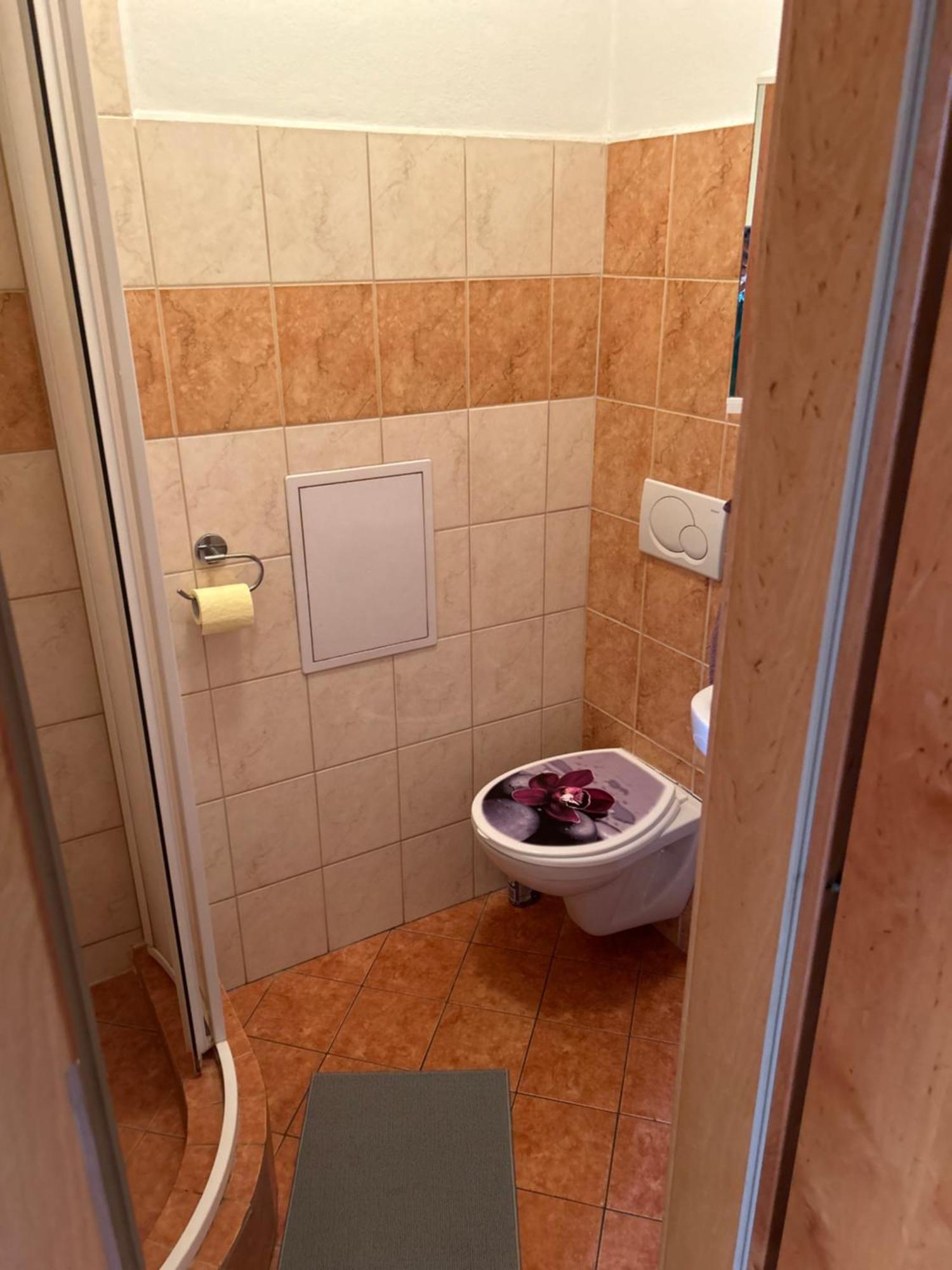 Plaza De Luxe Apartment Bratislava Exterior photo