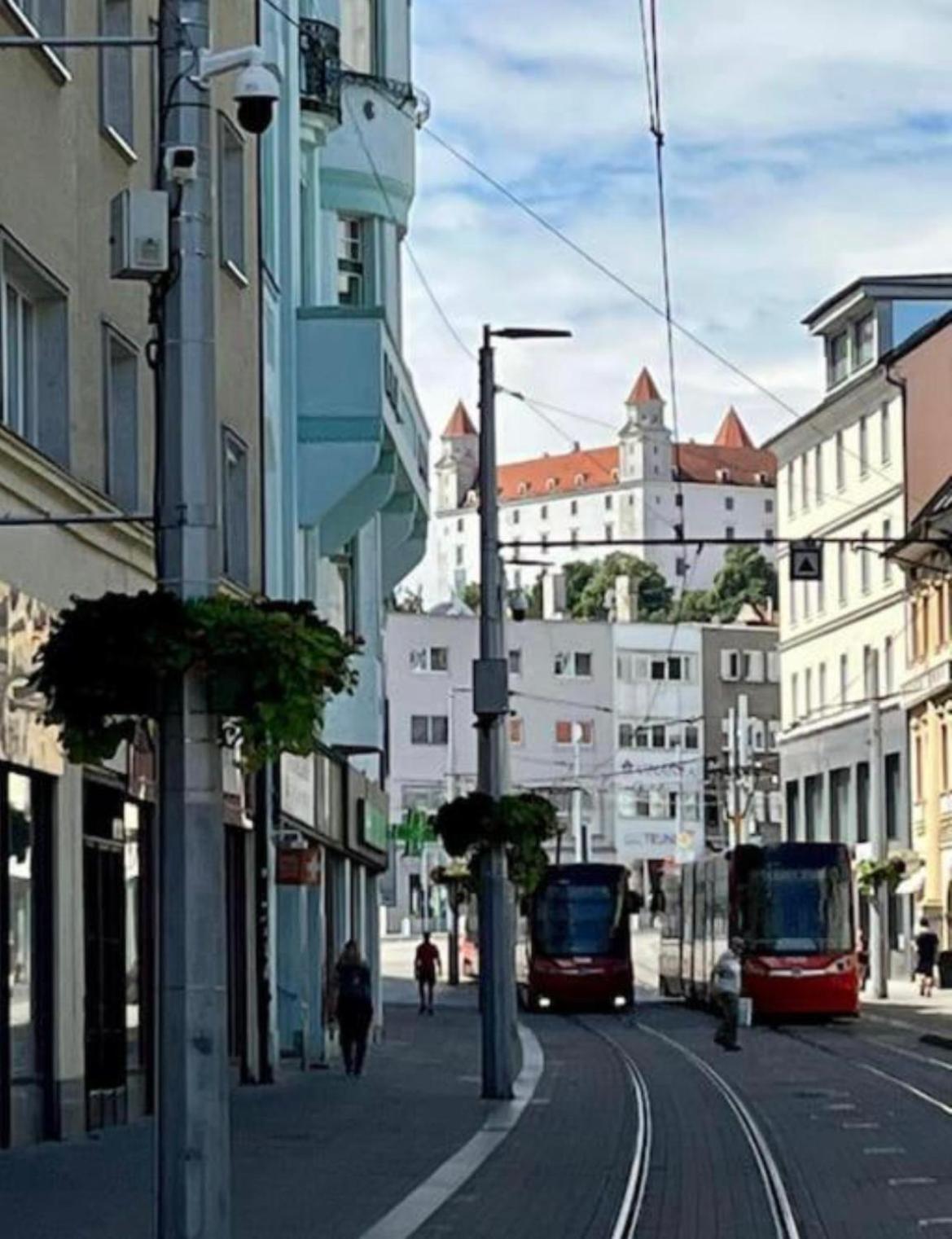 Plaza De Luxe Apartment Bratislava Exterior photo